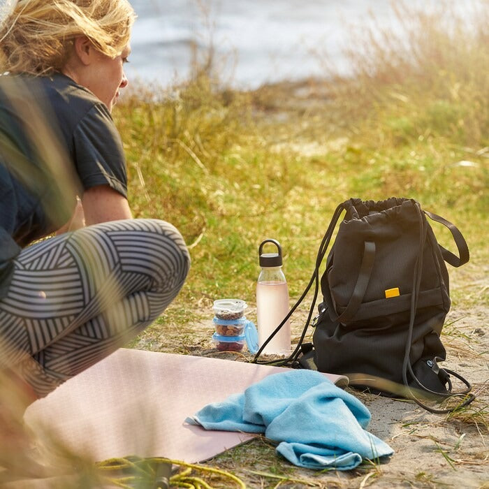 Dark grey reusable IKEA water bottle 0.5 L BPA-free.