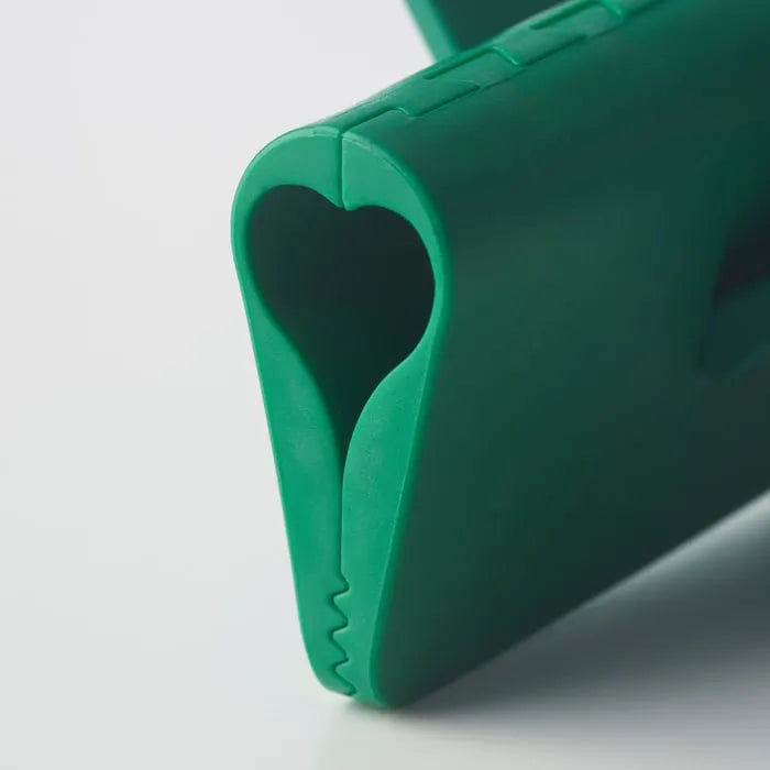 Close-up of IKEA ÖRINGABBORRE clip grip and design