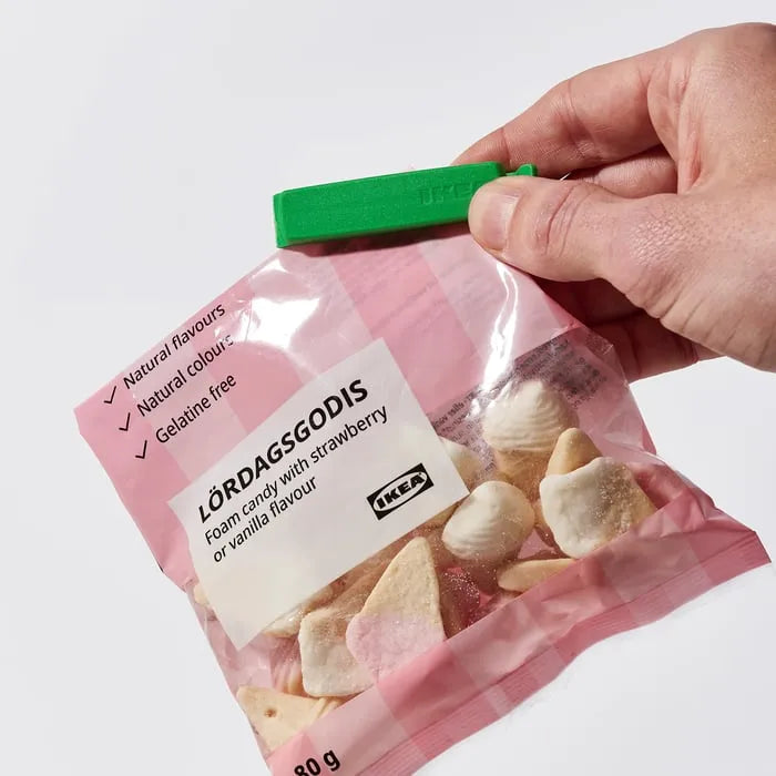 Close-up of IKEA BEVARA mixed colour clips