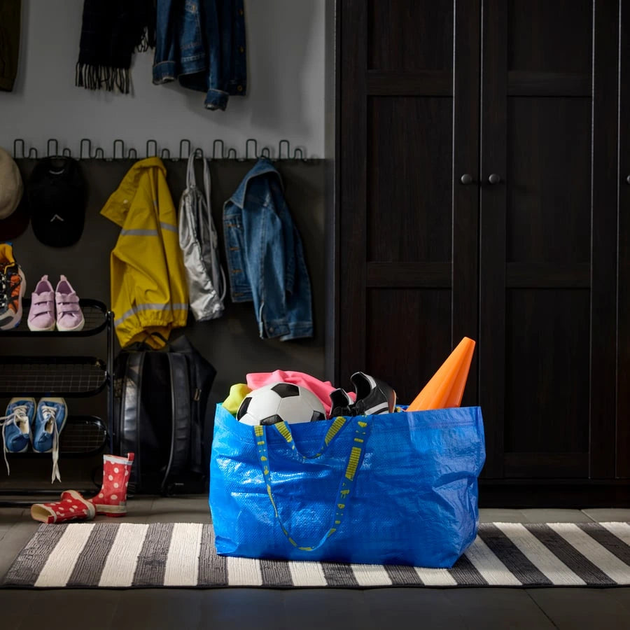 Front view of the IKEA FRAKTA 71 litre carrier bag