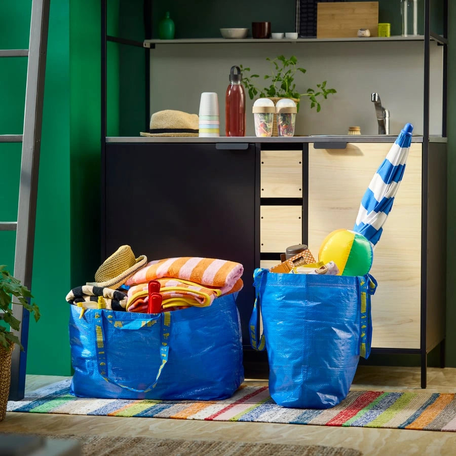 Side view of the IKEA FRAKTA large blue bag