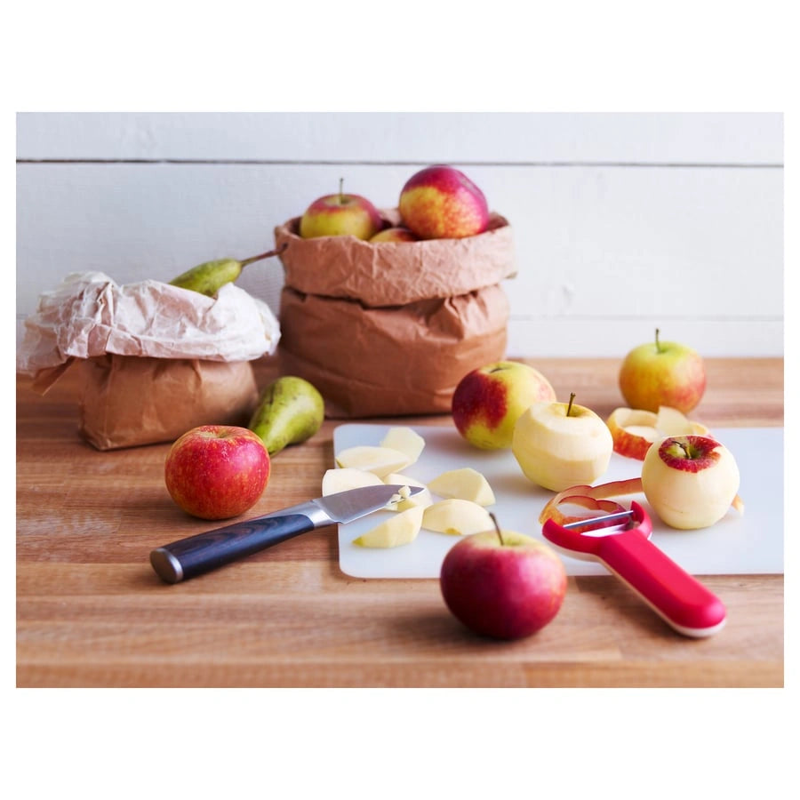 Close-up of IKEA LEGITIM polyethylene cutting board