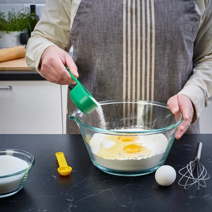 IKEA UPPFYLLD measuring spoons used for baking ingredients.